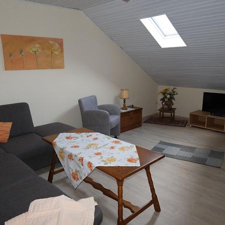 Weingut & Gaestehaus Mees Apartment Briedel Room photo