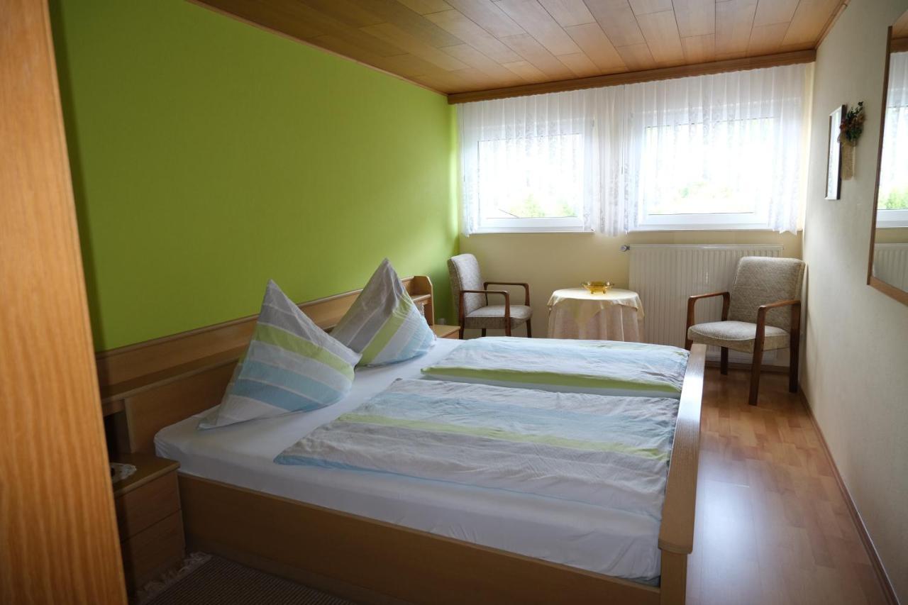 Weingut & Gaestehaus Mees Apartment Briedel Room photo