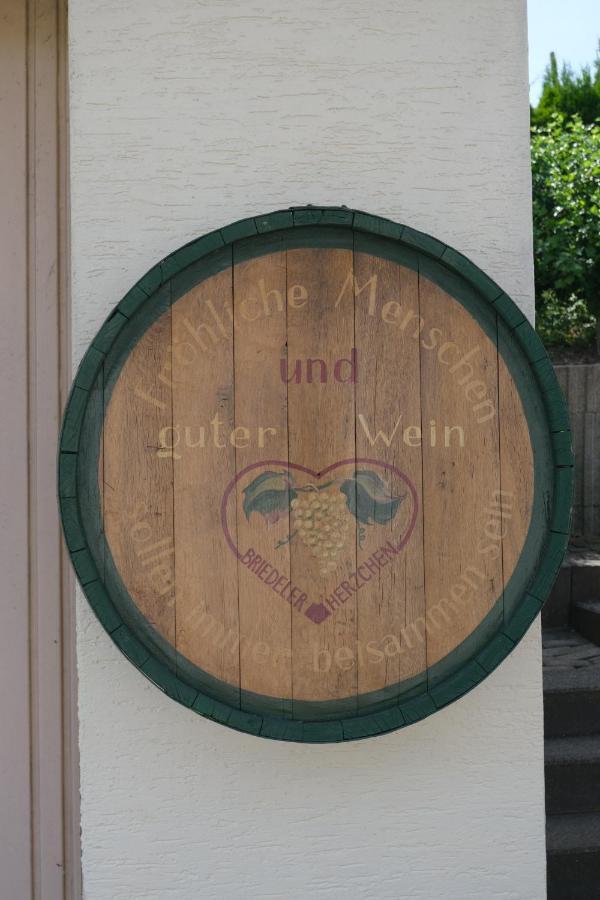 Weingut & Gaestehaus Mees Apartment Briedel Exterior photo